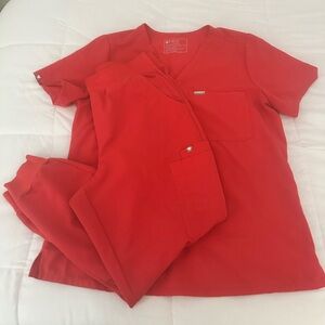 FIGS Women’s Hibiscus Pride Catarina Top (L)/Zamora High Waisted Joggers (LP)